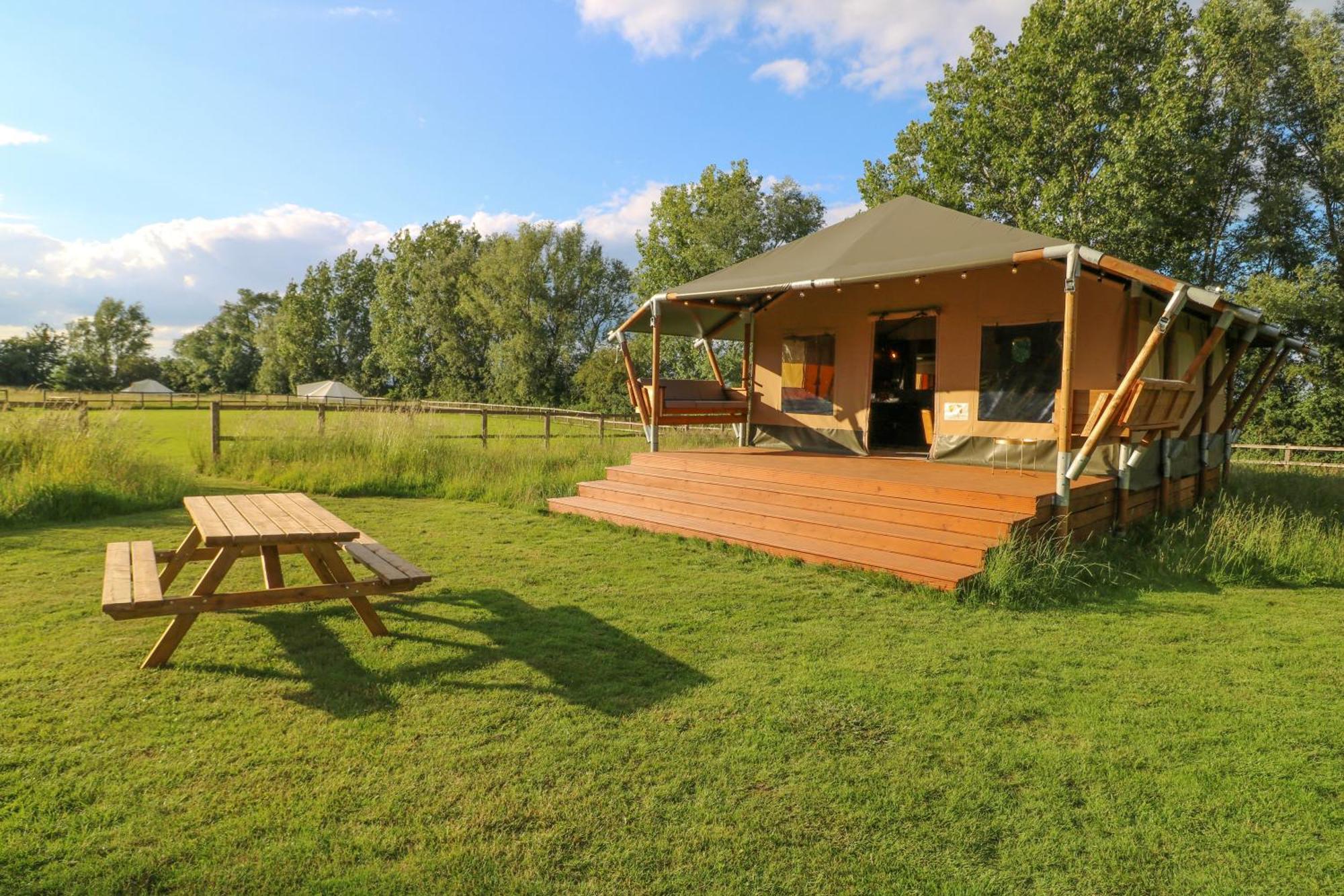 Horsley Hale Farm Glamping Hotel Ely Quarto foto